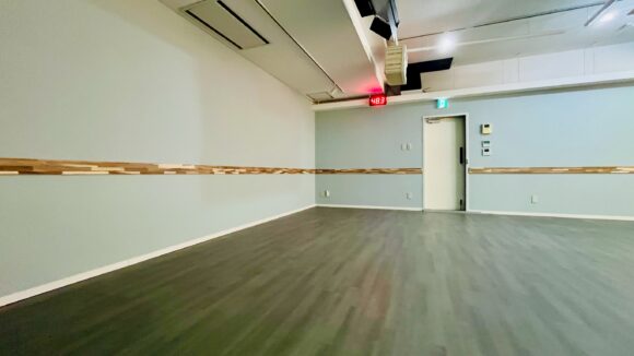 ハンドレッド2,秋葉原ハンドレッド2,壁紙工事でリニューアル,秋葉原レンタルスペースハンドレッド,